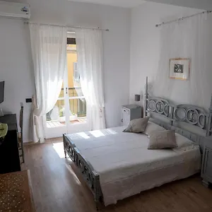 Beautiful Floral On Navigli Apartamento