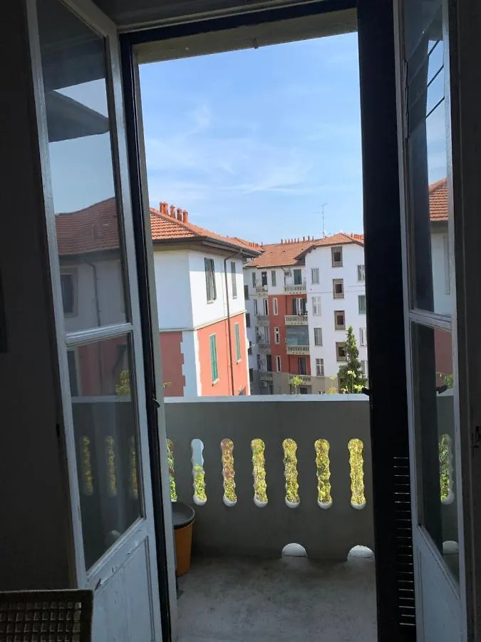 Appartamento Splendido Con Tutti Servizi In Zona Navigli Milán